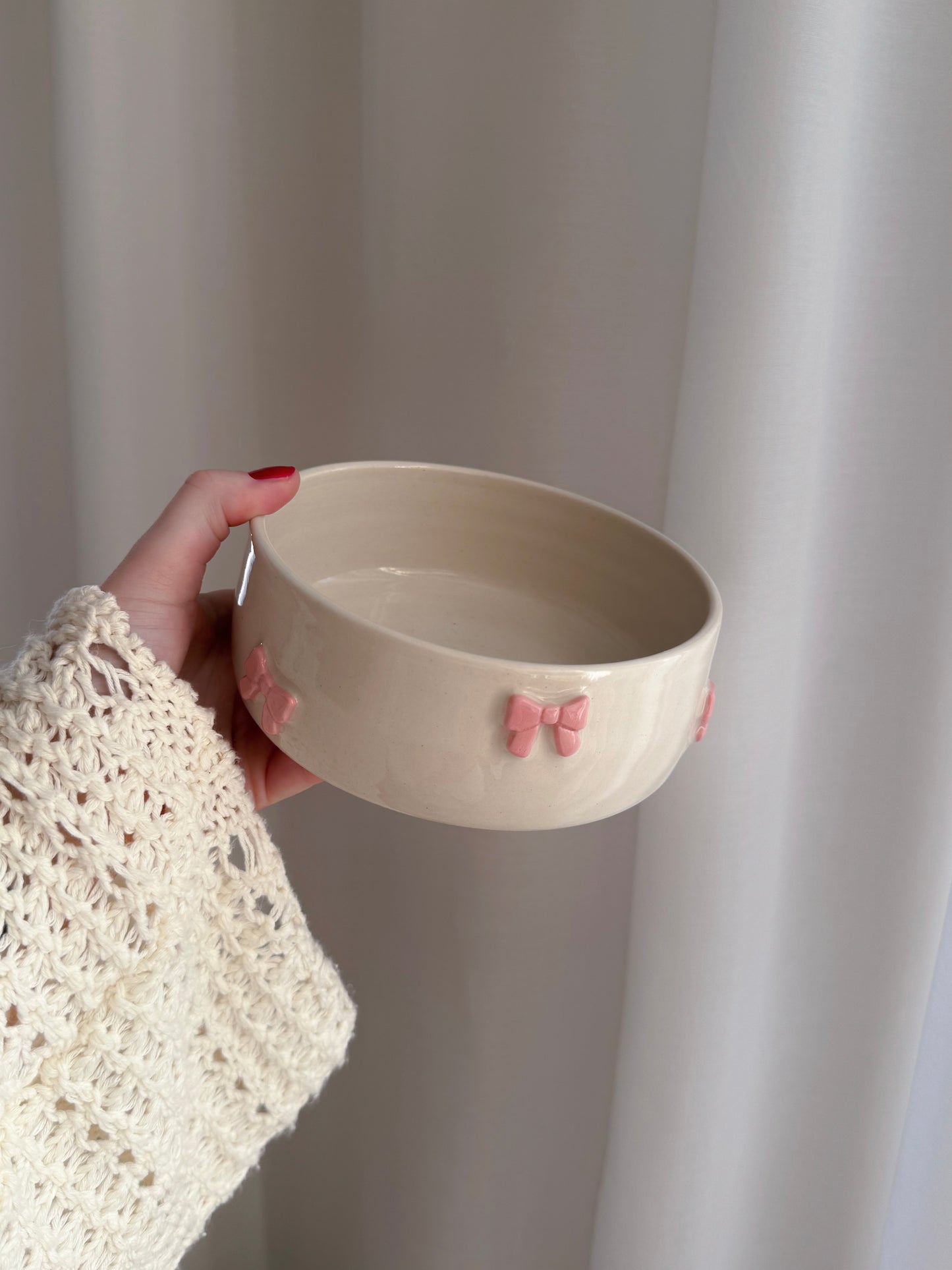 Bowl with small bows