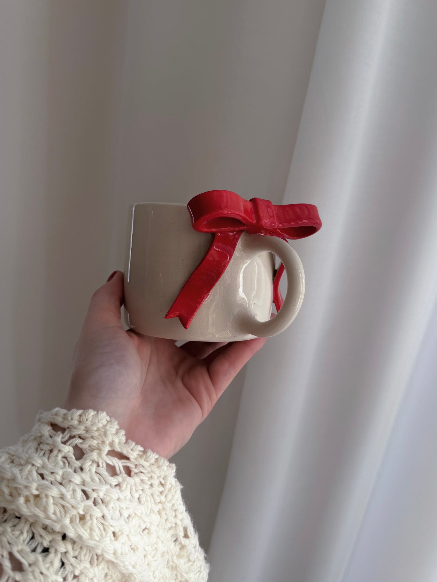 Bow mug - red