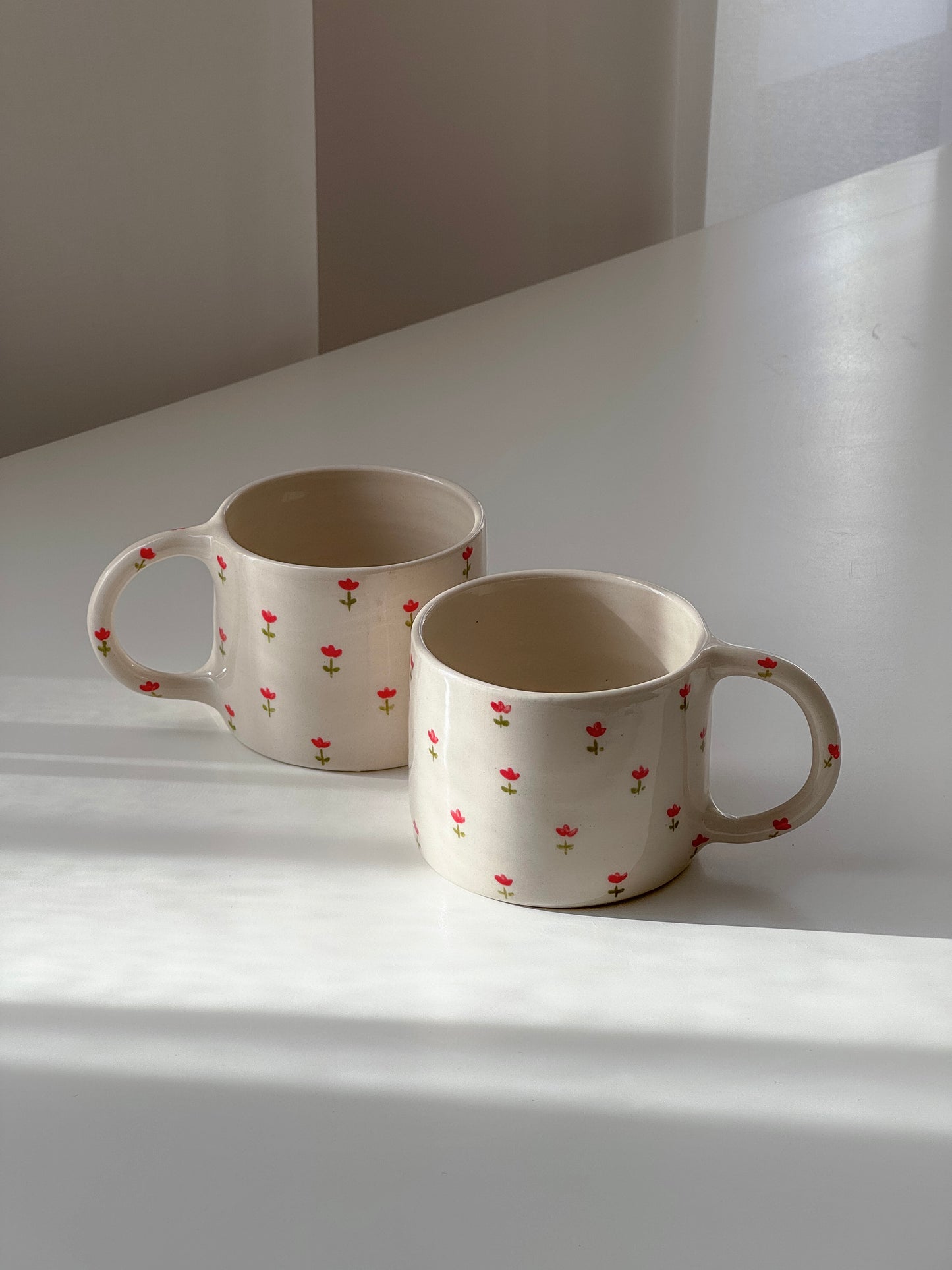 Mug with red tulips