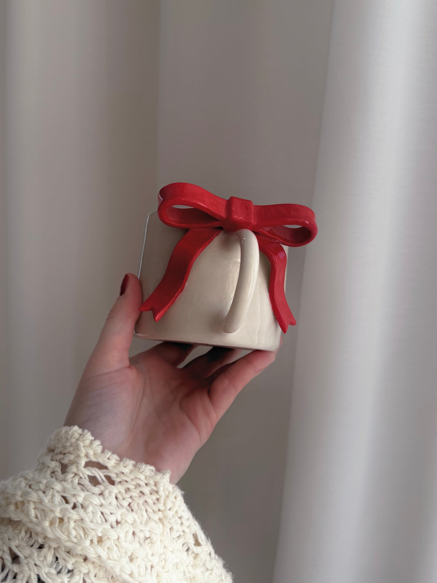 Bow mug - red