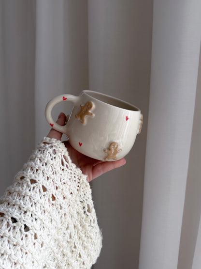 Mug with gingerbreads