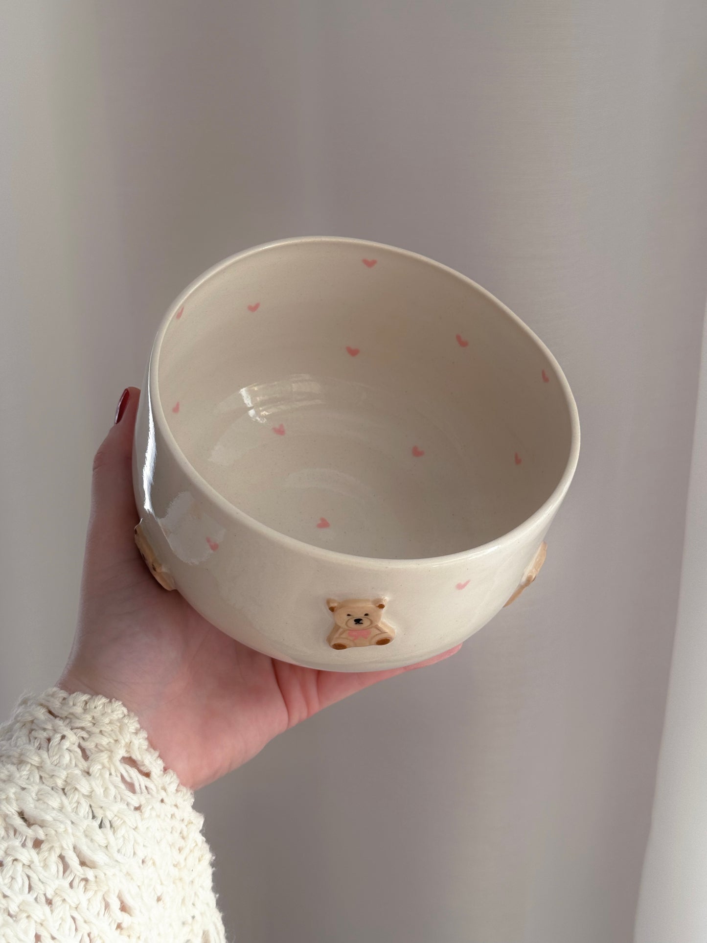 Big bowl with brown teddy bears