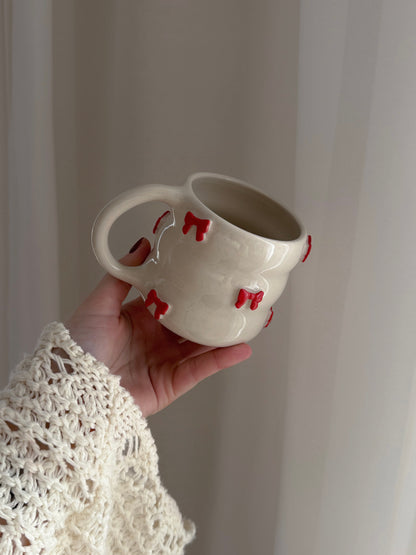 Mug with small red bows