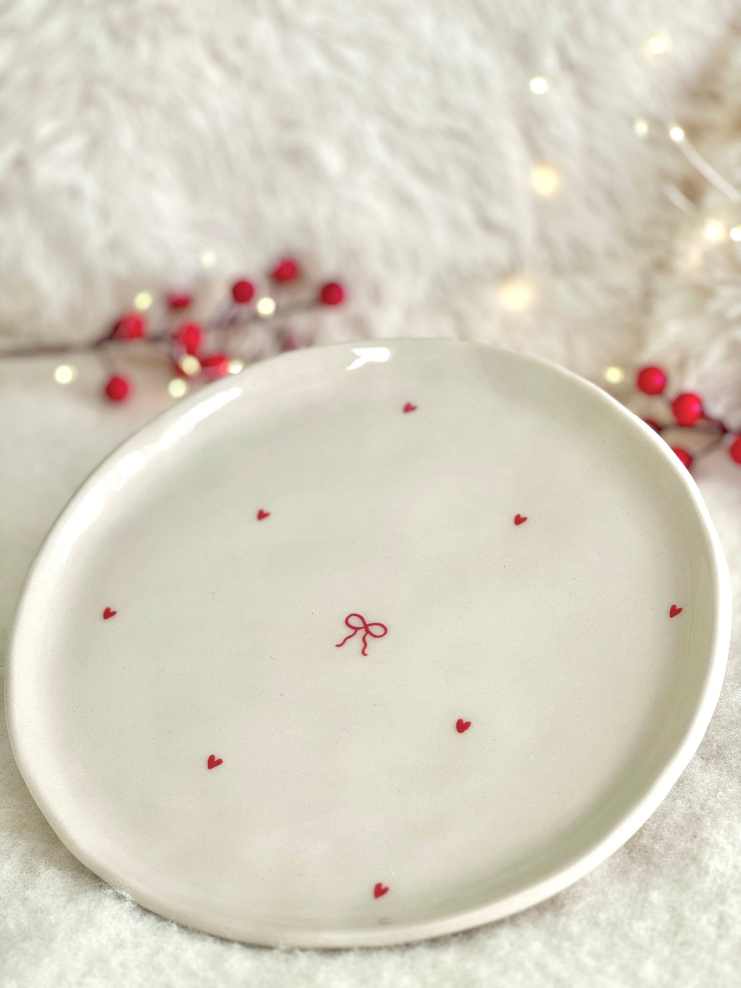 Plate with bows and hearts