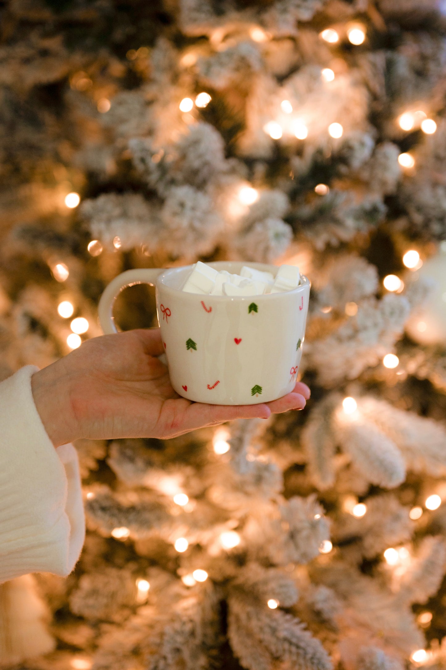 Mug with trees, bows and hearts