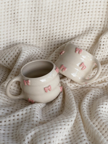 Mug with small bows