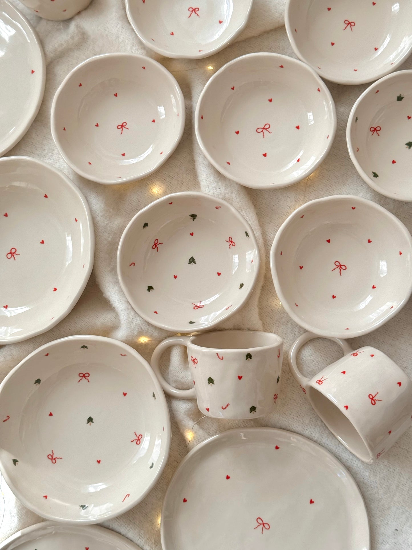 Big bowl with trees, bows and hearts