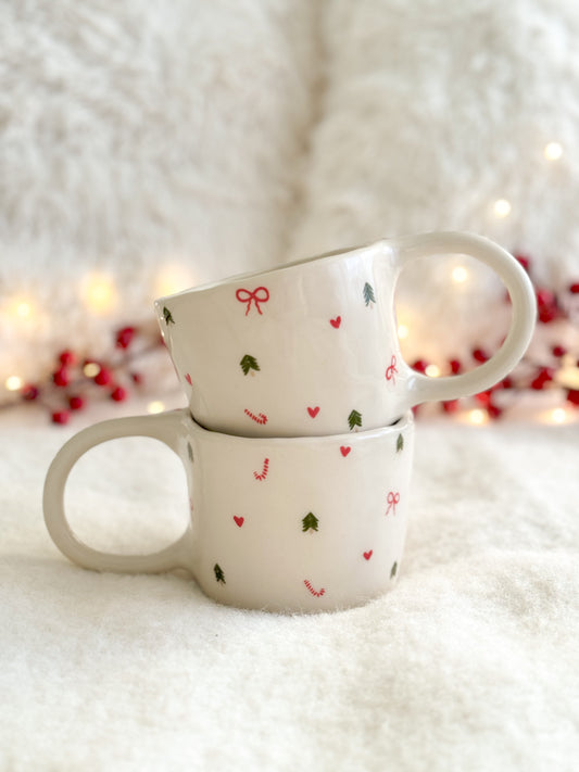 Mug with trees, bows and hearts