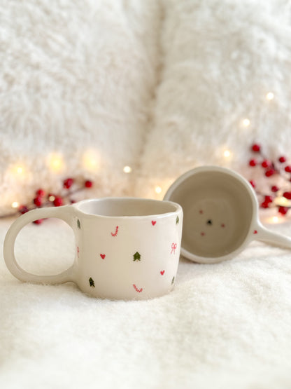 Mug with trees, bows and hearts