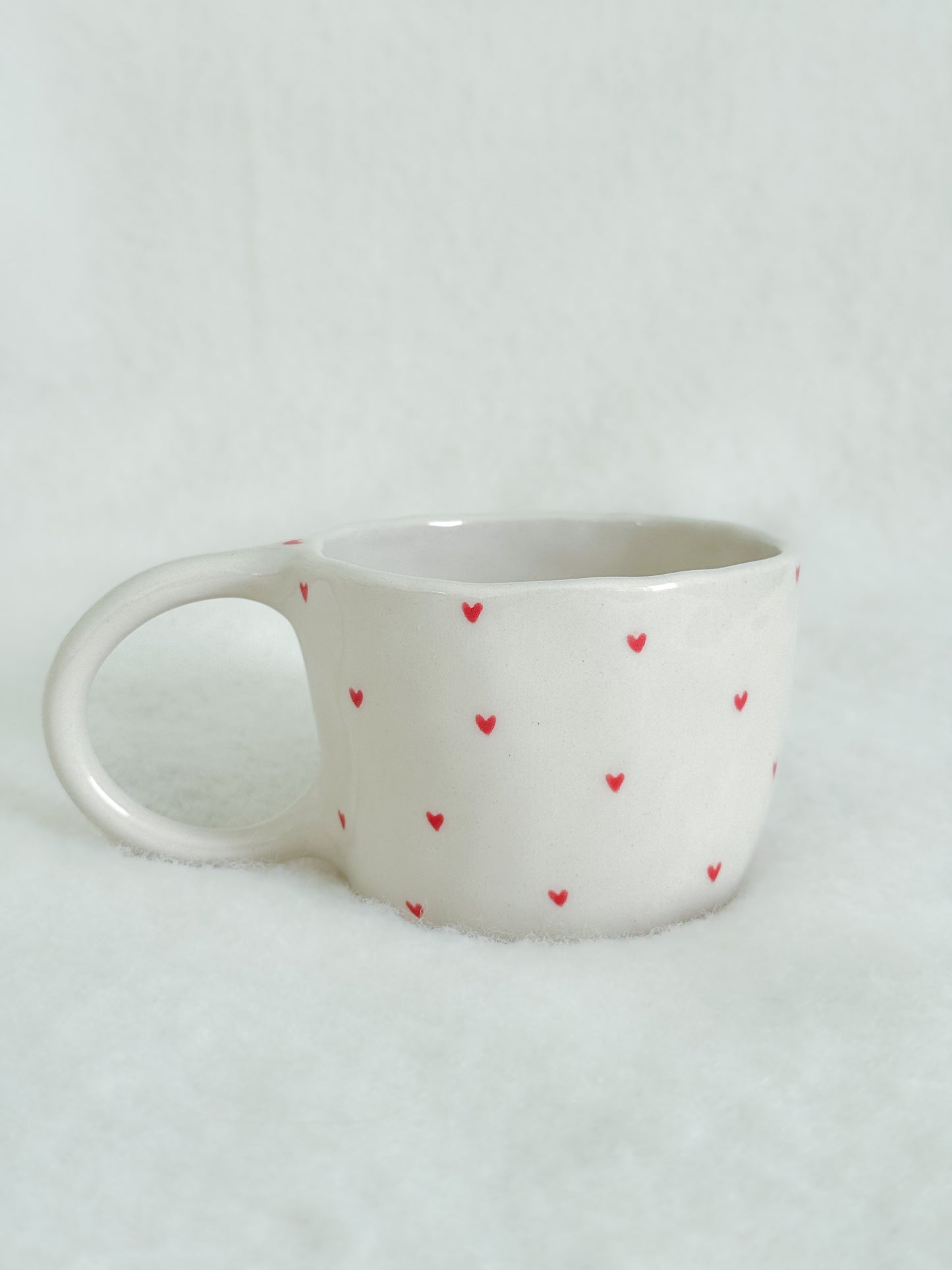 Mug with tiny hearts