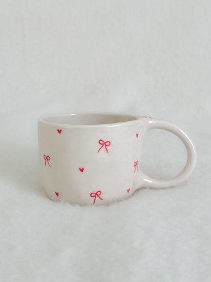 Mug with bows and hearts III